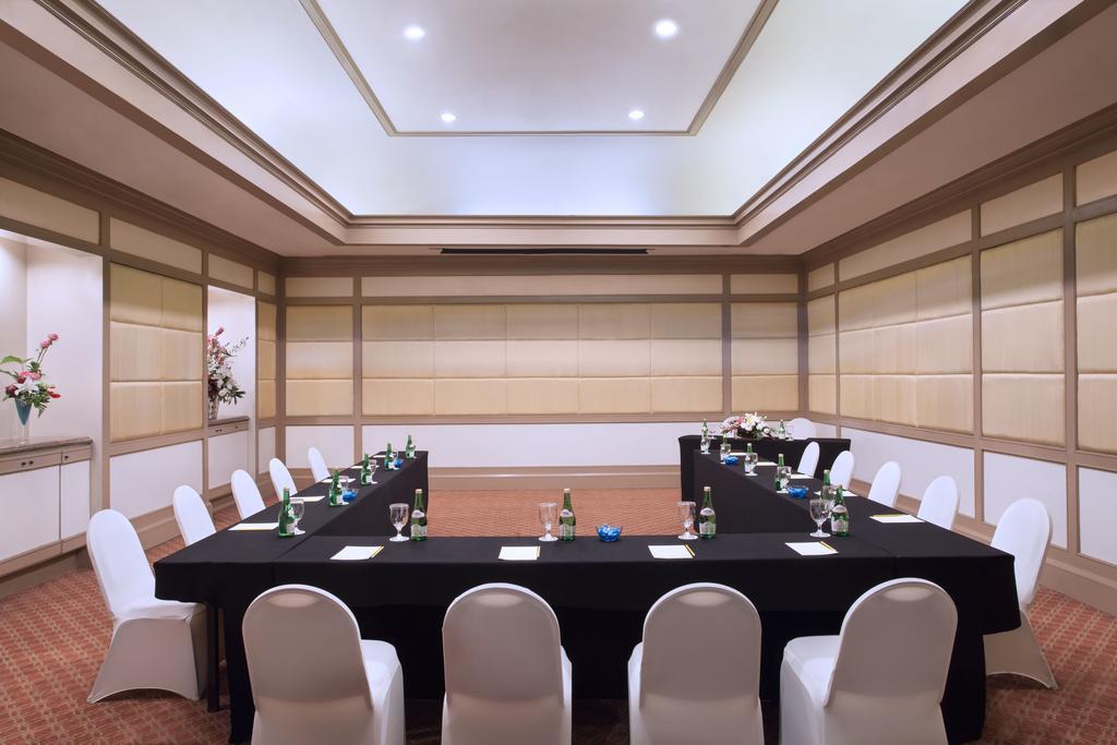 Le Grandeur Mangga Dua Hotel Jakarta Exterior photo