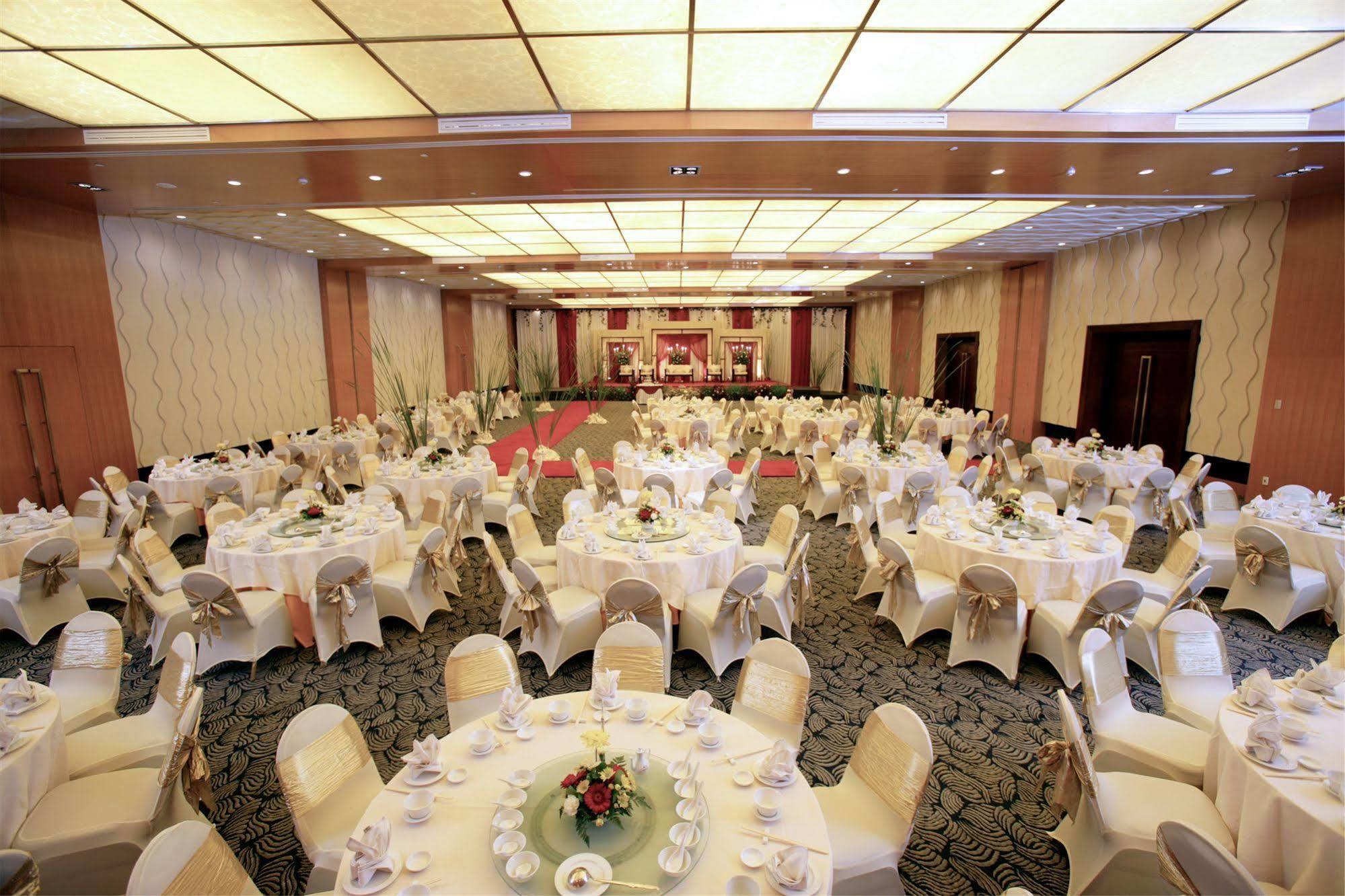 Le Grandeur Mangga Dua Hotel Jakarta Exterior photo
